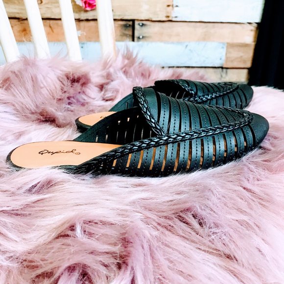 Qupid Closed Toe Flat Mule Slide - Picture 3 of 3